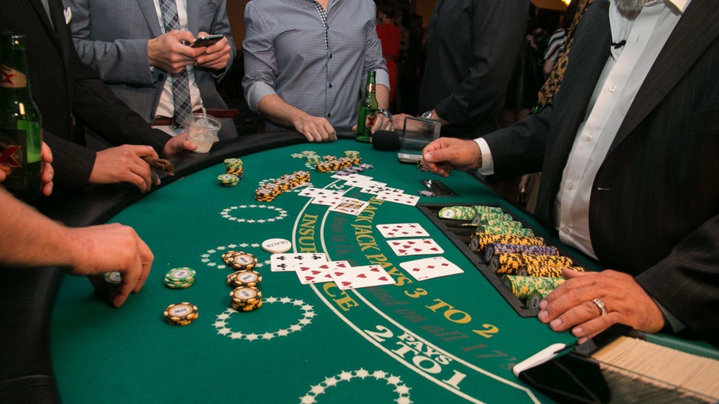 Bạn không cần quá băn khoăn khi chơi tại casino online của Kubet