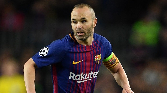 Andres Iniesta đang đá cho CLB của Nhật Bản