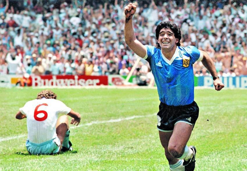 “Bàn tay của Chúa” của Maradona gây tranh cãi một thời